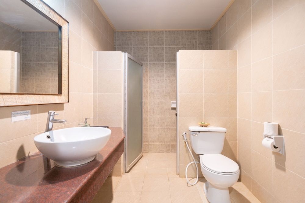 Thara Cholapruek Resort Deluxe Room, Garden View 3