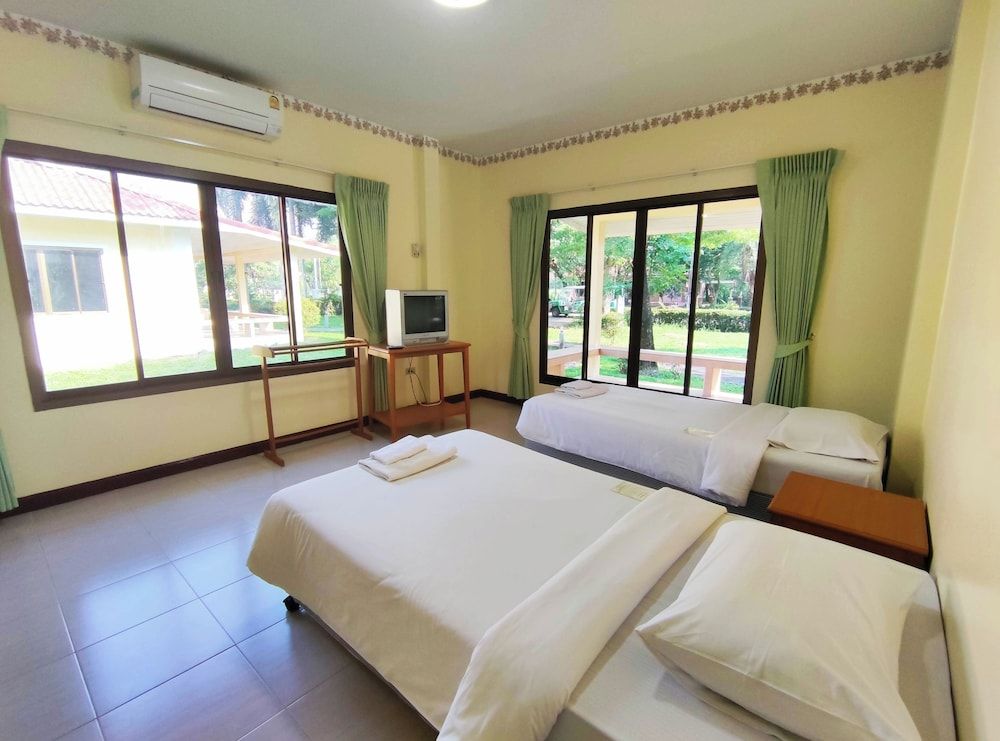 Thara Cholapruek Resort Villa, 3 Bedrooms 2