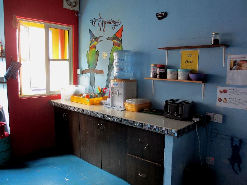 Sandakan Backpackers Hostel Standard Family Room 5