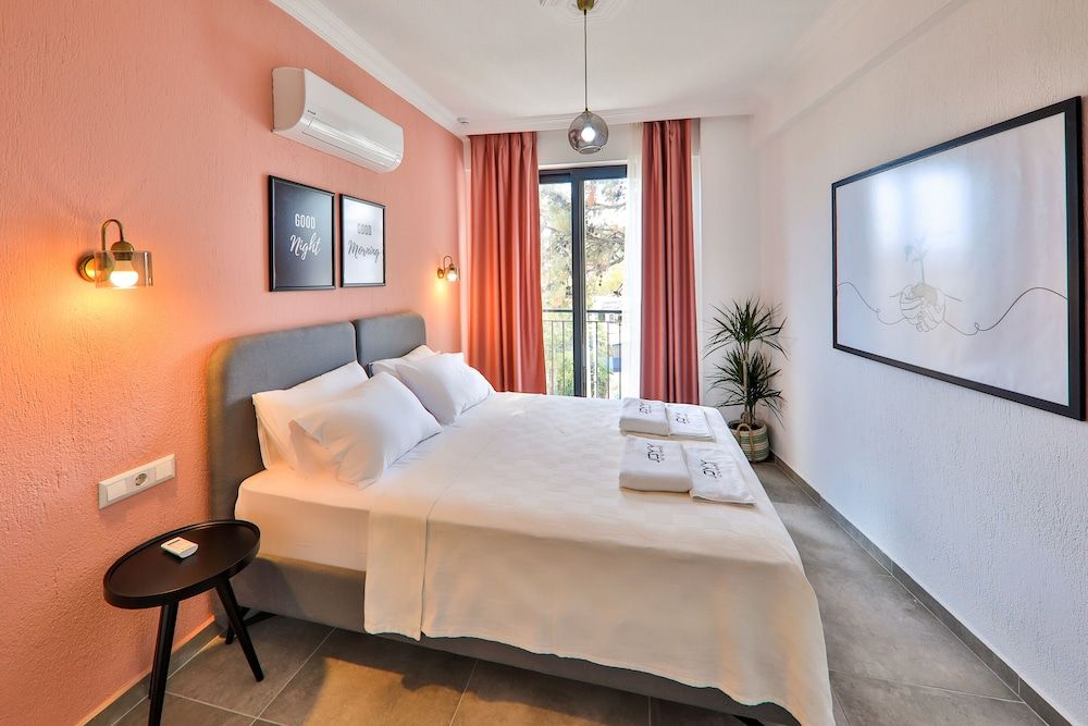 undefined Joyy Suit & Apart 5