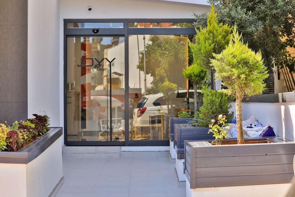 undefined Joyy Suit & Apart 7