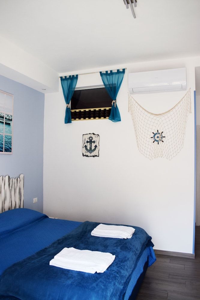 undefined Neapolis Pie 7