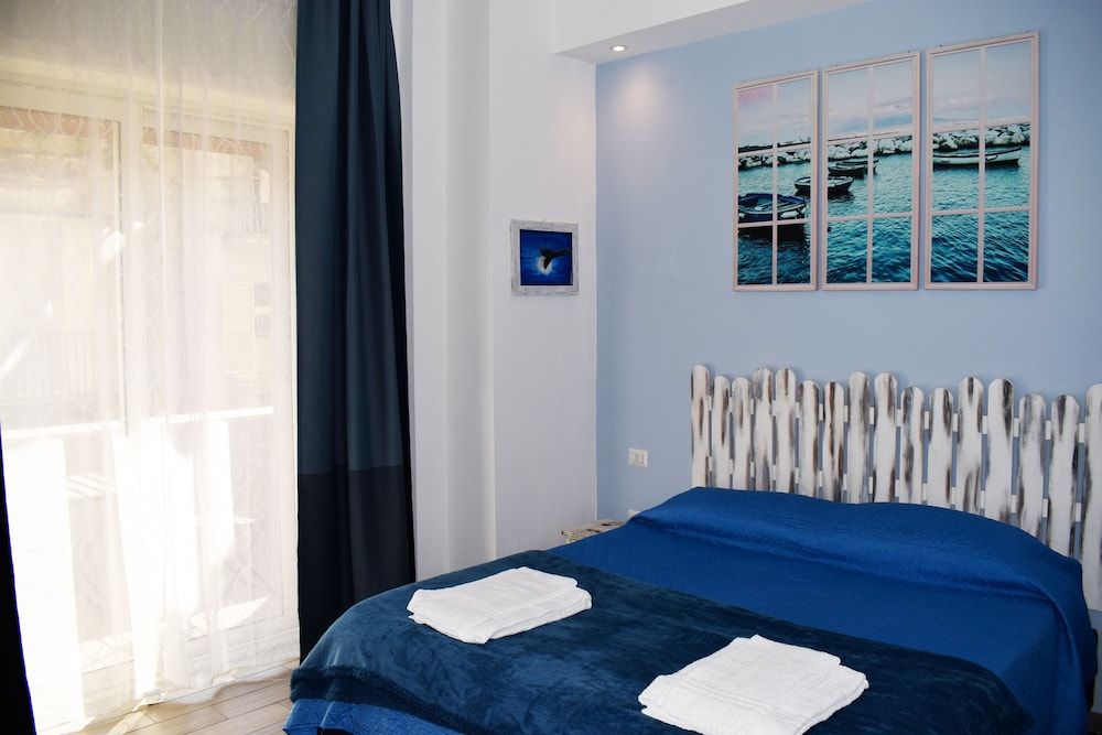 undefined Neapolis Pie 6