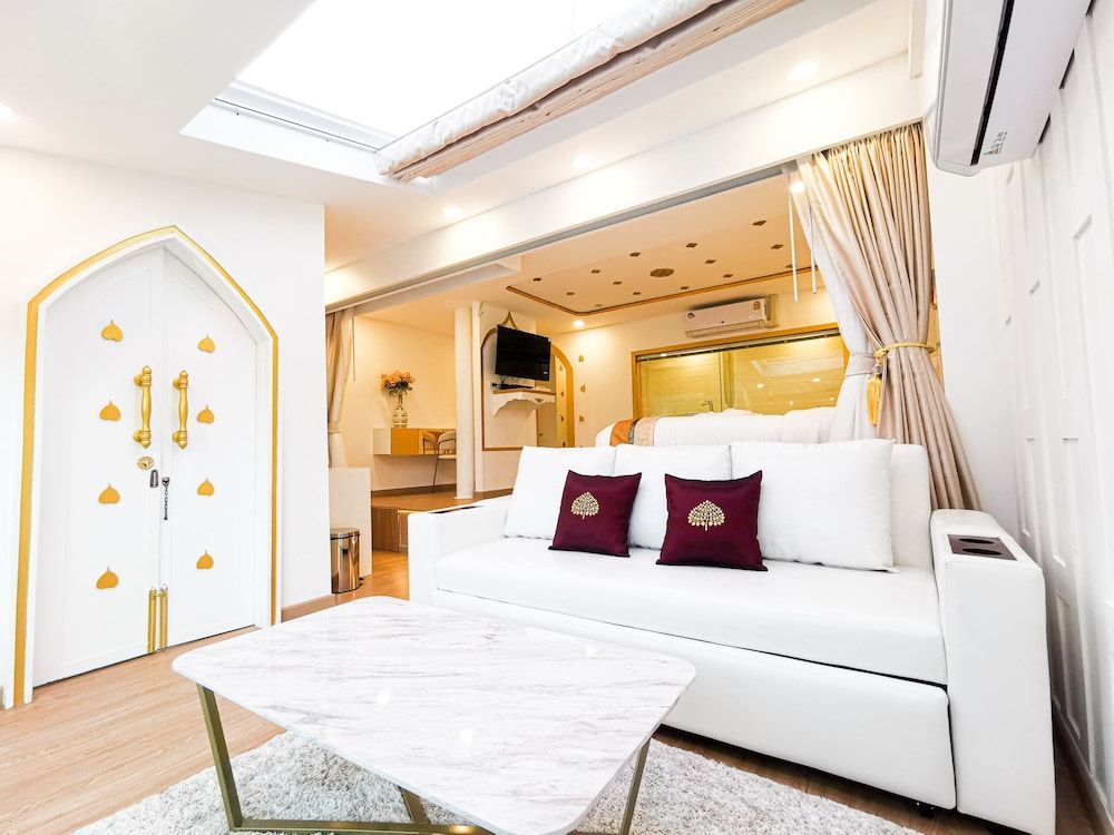 One Dhatu Ayutthaya Premium Homestay Bodhi leaves Junior suite 2