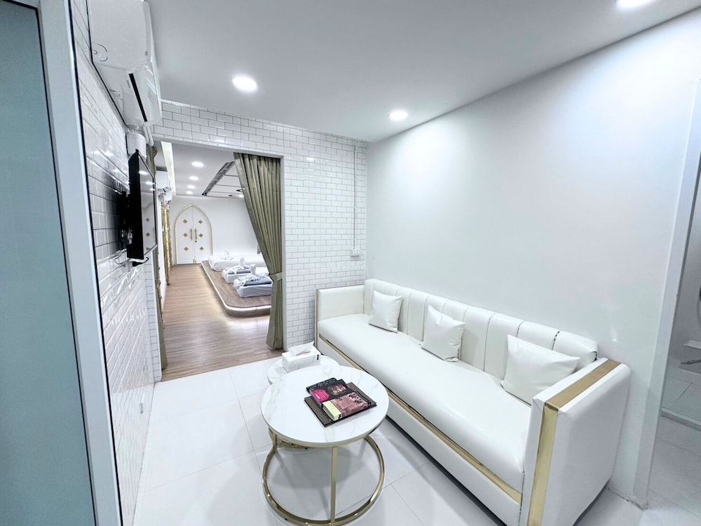 One Dhatu Ayutthaya Premium Homestay Quad suite 9