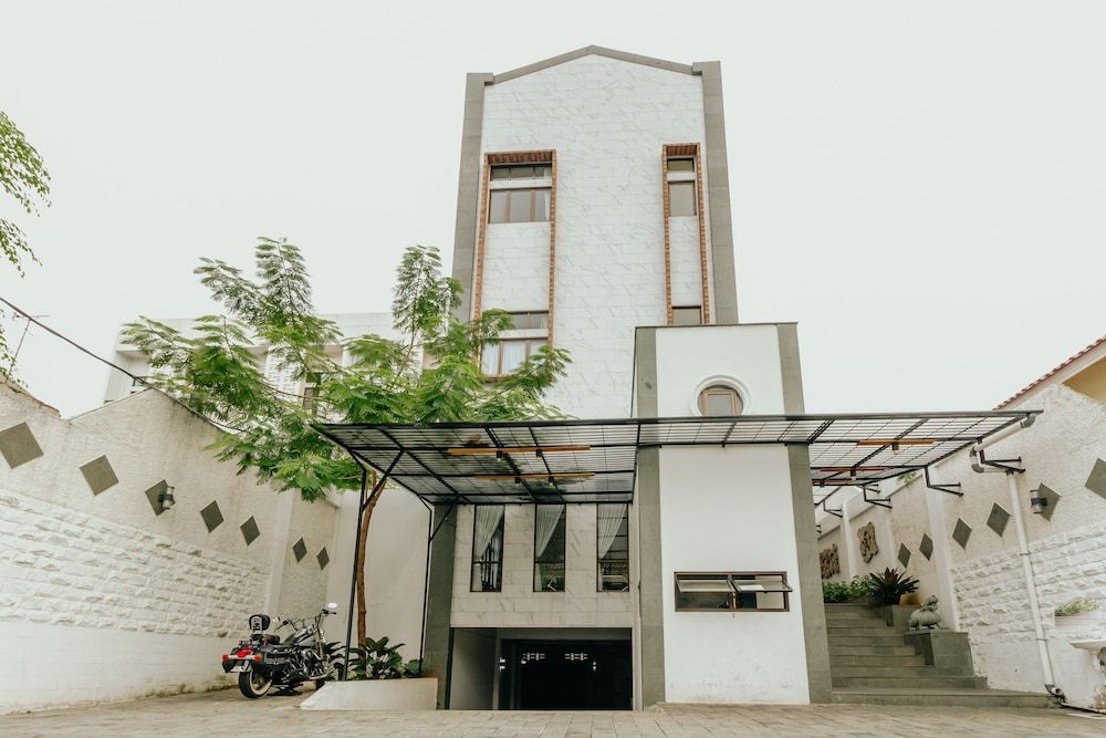 undefined Urbanest Inn House Slipi