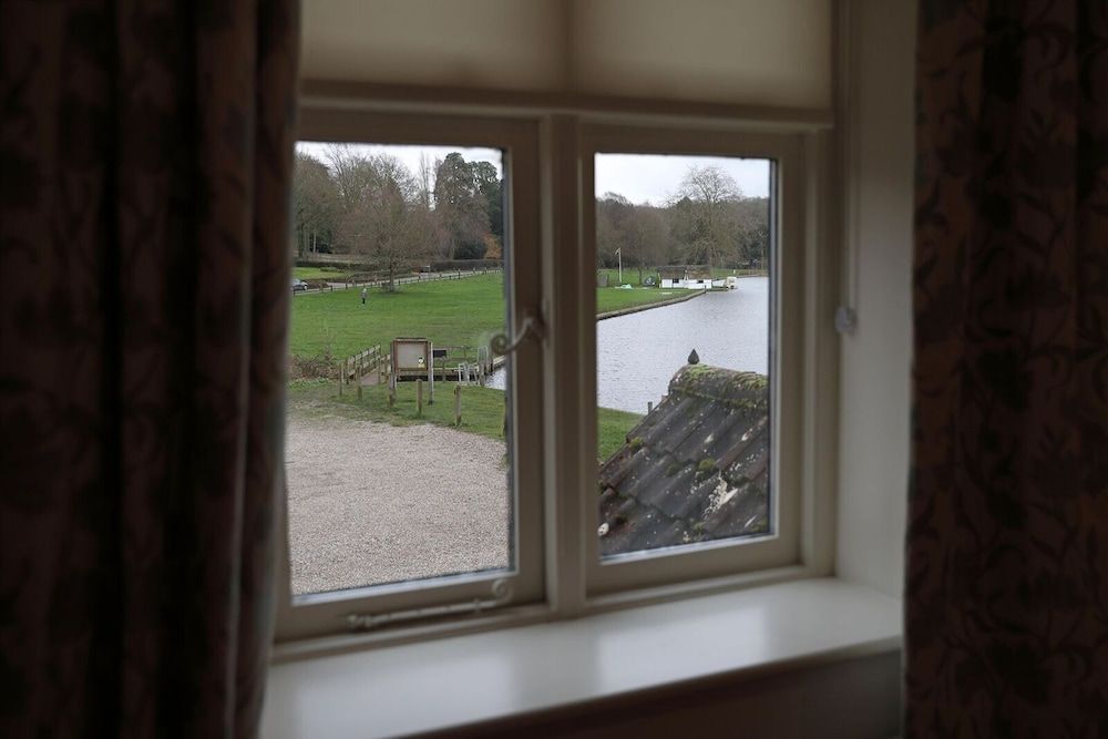 The Rising Sun Deluxe Double Room, Ensuite, River View (Room 2) 9