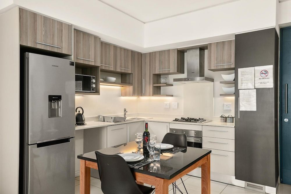 undefined Easy Stay - The Tyrwhitt 10