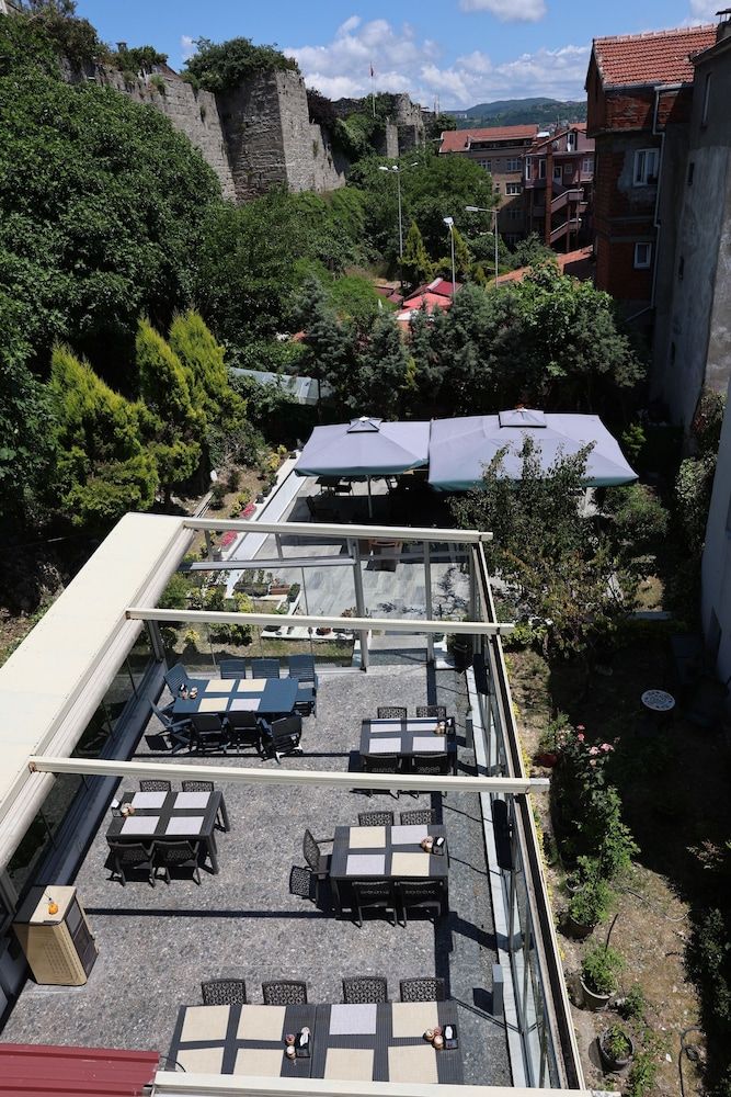 Sardinia Hotel Deluxe Triple Room 5