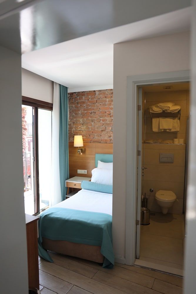 Sardinia Hotel Family Suite, Partial Sea View 2