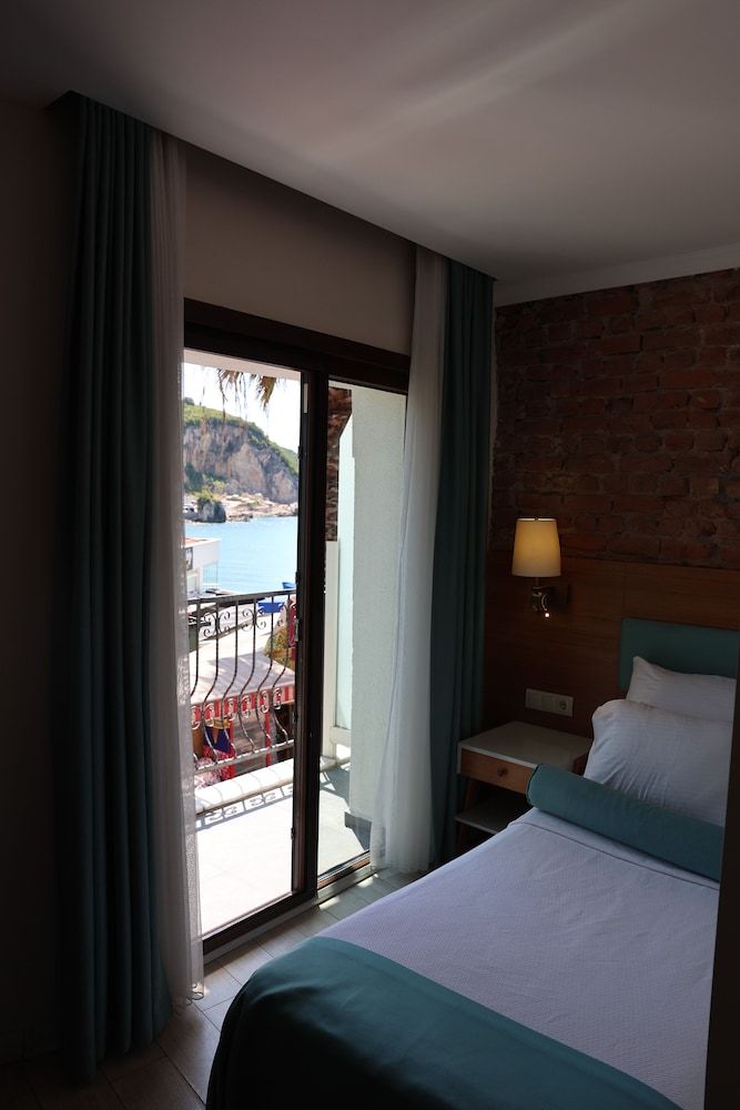 Sardinia Hotel Family Suite, Partial Sea View 4