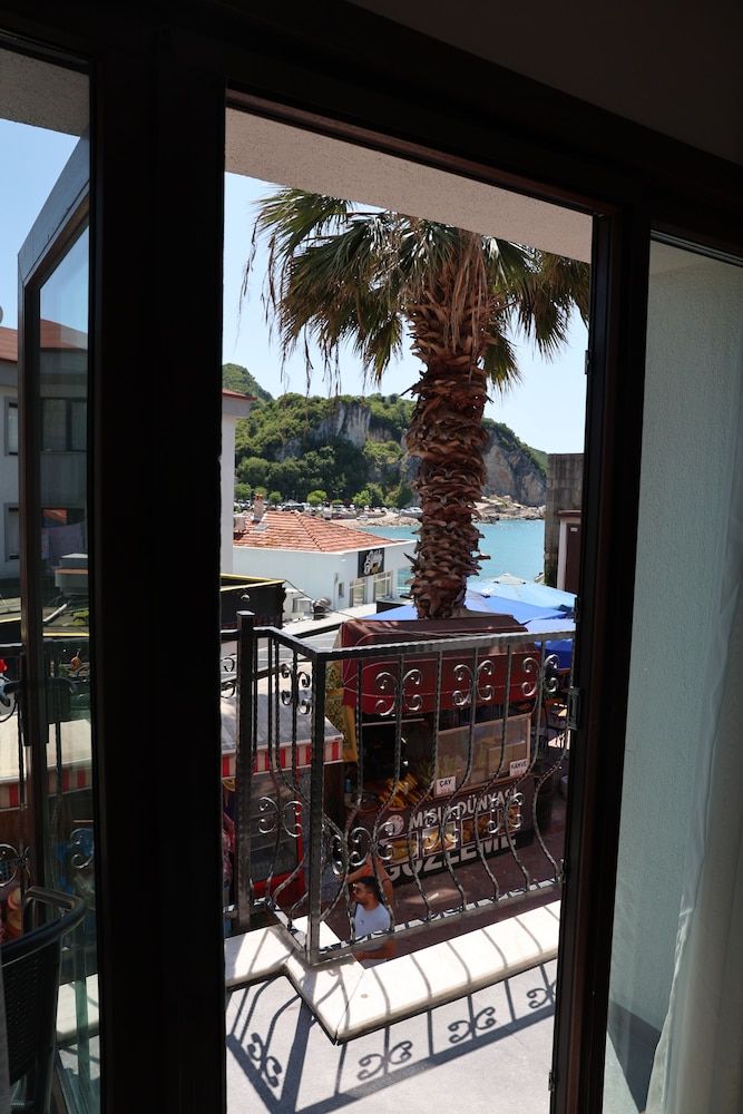 Sardinia Hotel Deluxe Triple Room 4