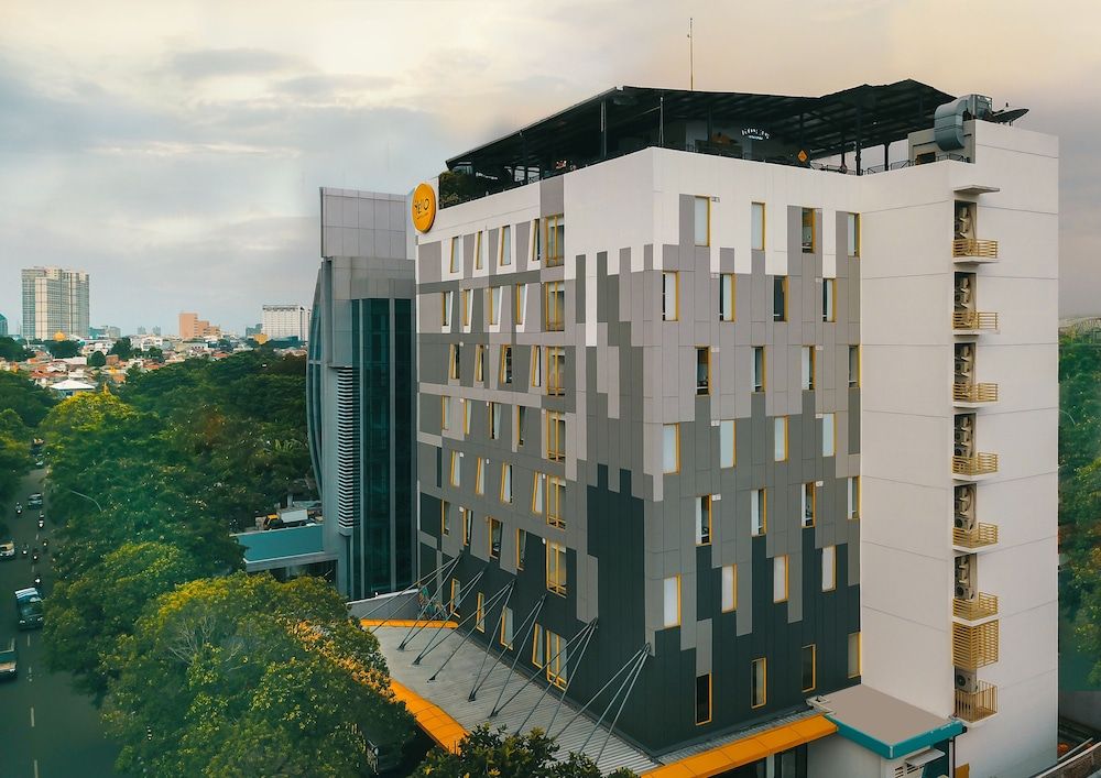 undefined YELLO Hotel Manggarai Jakarta 7