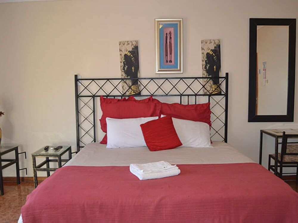 Esme's Guest House Double Room with Shower 2