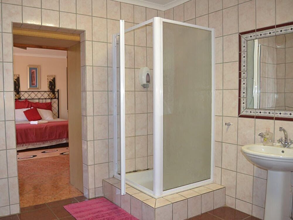 Esme's Guest House Double Room with Shower 4