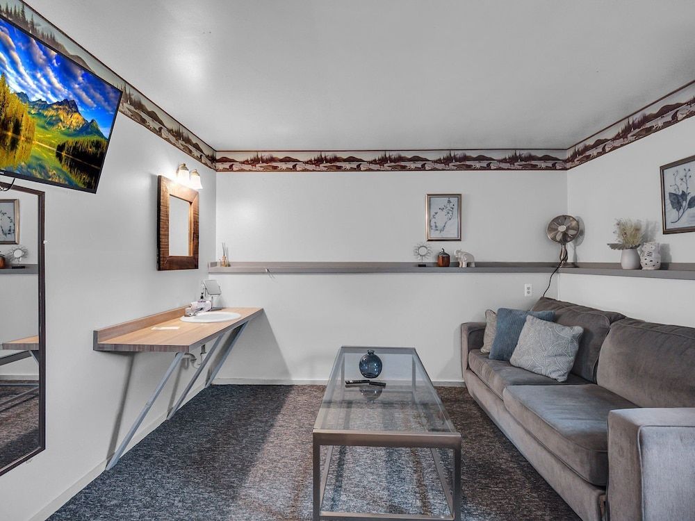 Timberline Lodge Suite 103 5