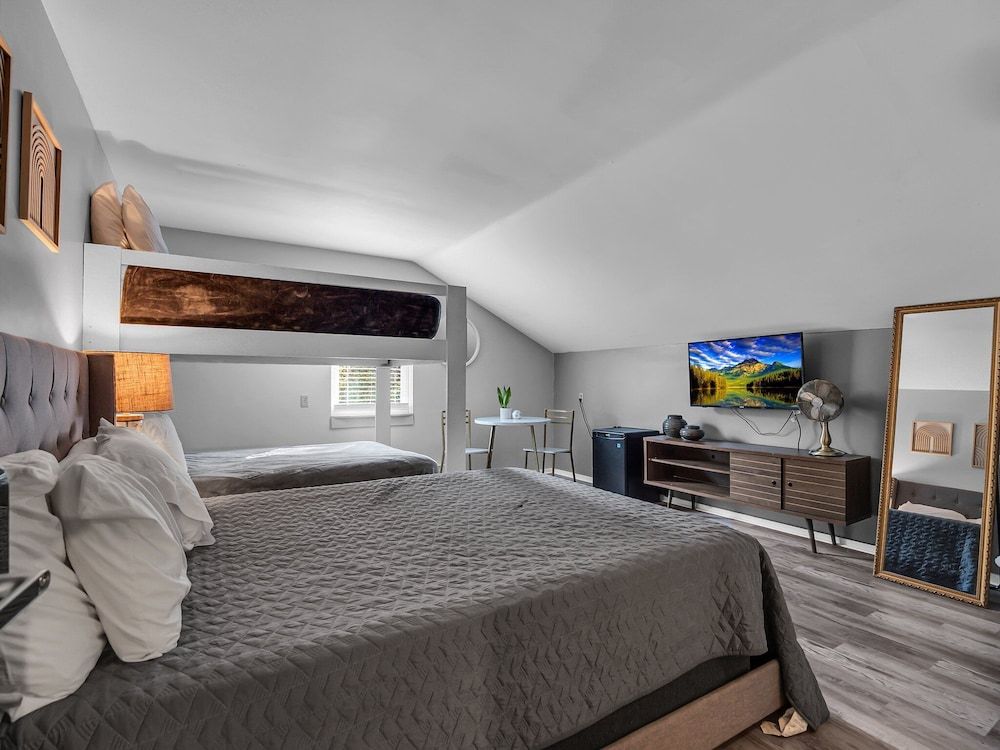 Timberline Lodge Room 301 5