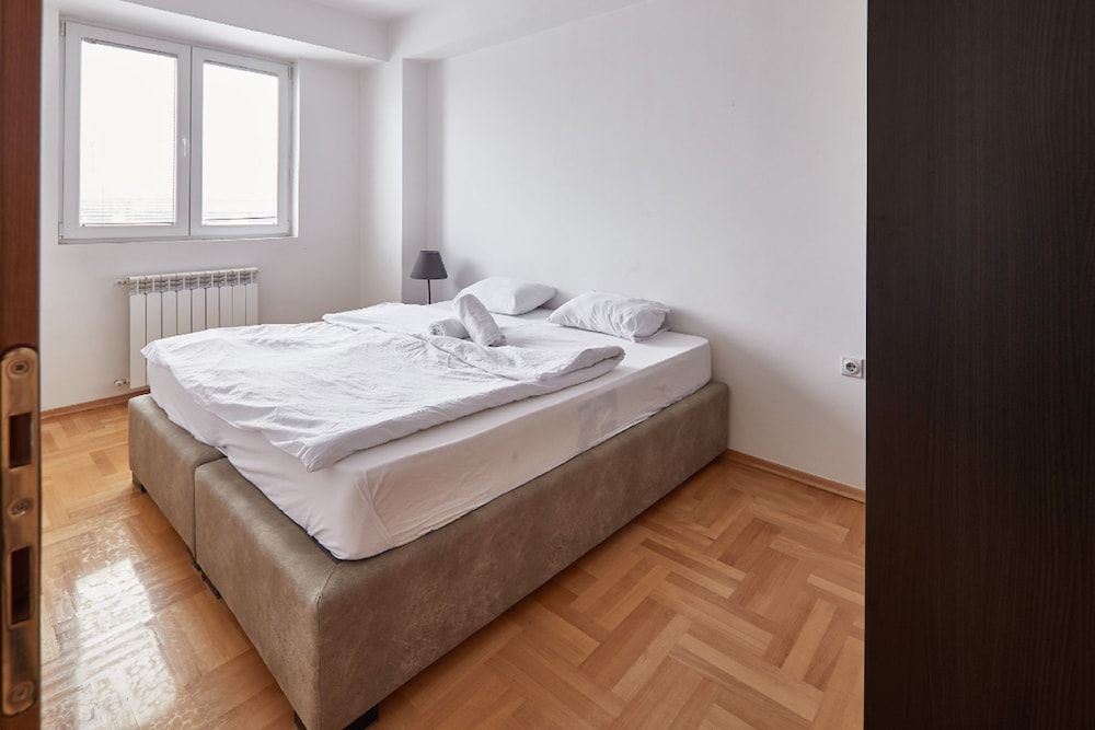 Smart Apartments Skopje Deluxe Apartment, 1 King Bed with Sofa bed, City View 5