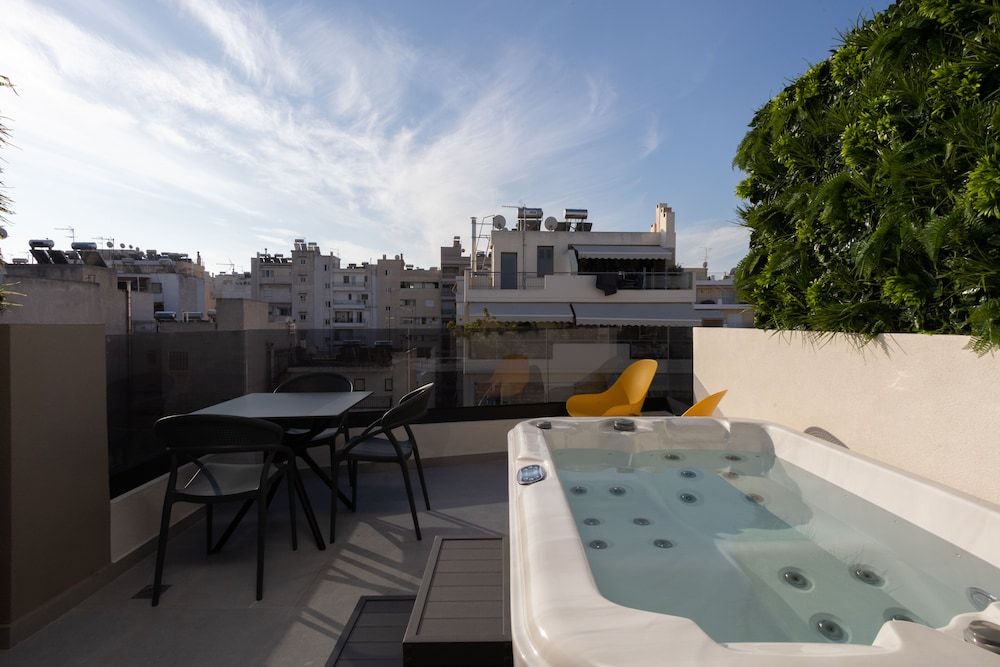 Incanto Boutique Suites - Neos Kosmos 2-Bedroom Maisonette Suite with Jacuzzi 10