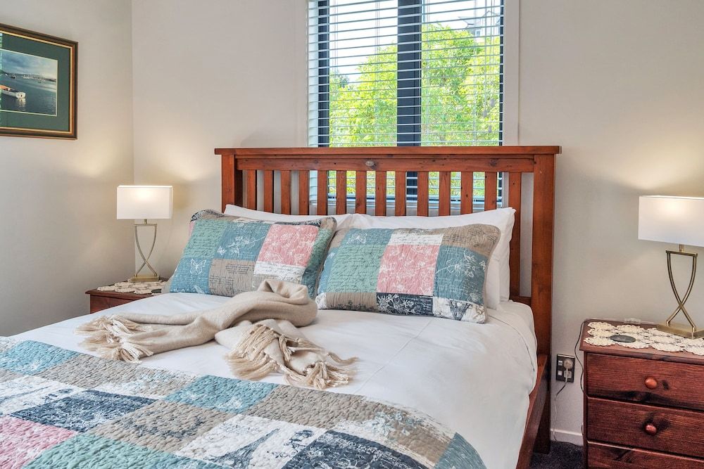 undefined Beautifully Styled 2BR w 2 Carparks & Aircon 3