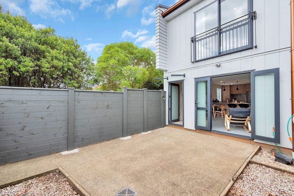 undefined Beautifully Styled 2BR w 2 Carparks & Aircon 2