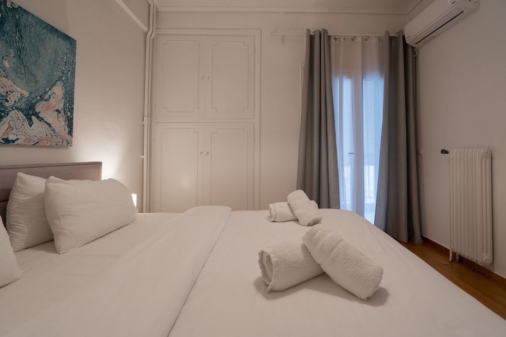 undefined Zan Moreas Beautiful Apt in Koukaki 8