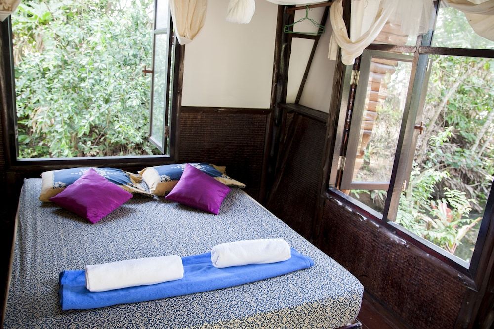 Ban Na Kai Mook Beach Double Bungalow with Fan 4