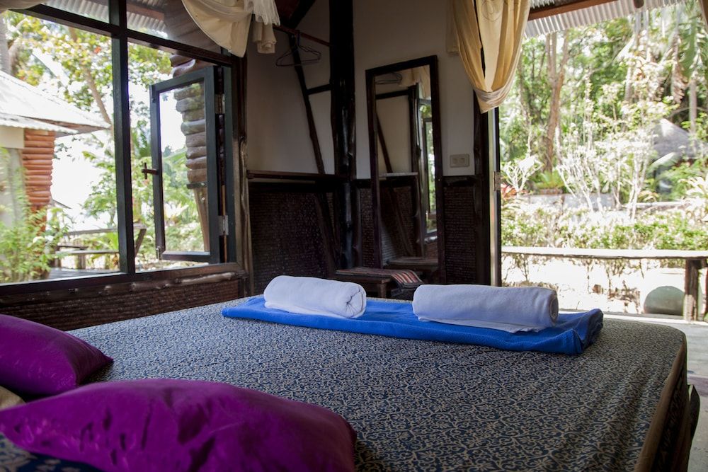 Ban Na Kai Mook Beach Double Bungalow with Fan 3