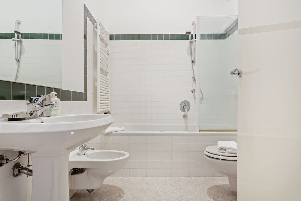 Renovated Penthouse Duomo & Via Torino Apartment, 2 Bedrooms, Non Smoking 14