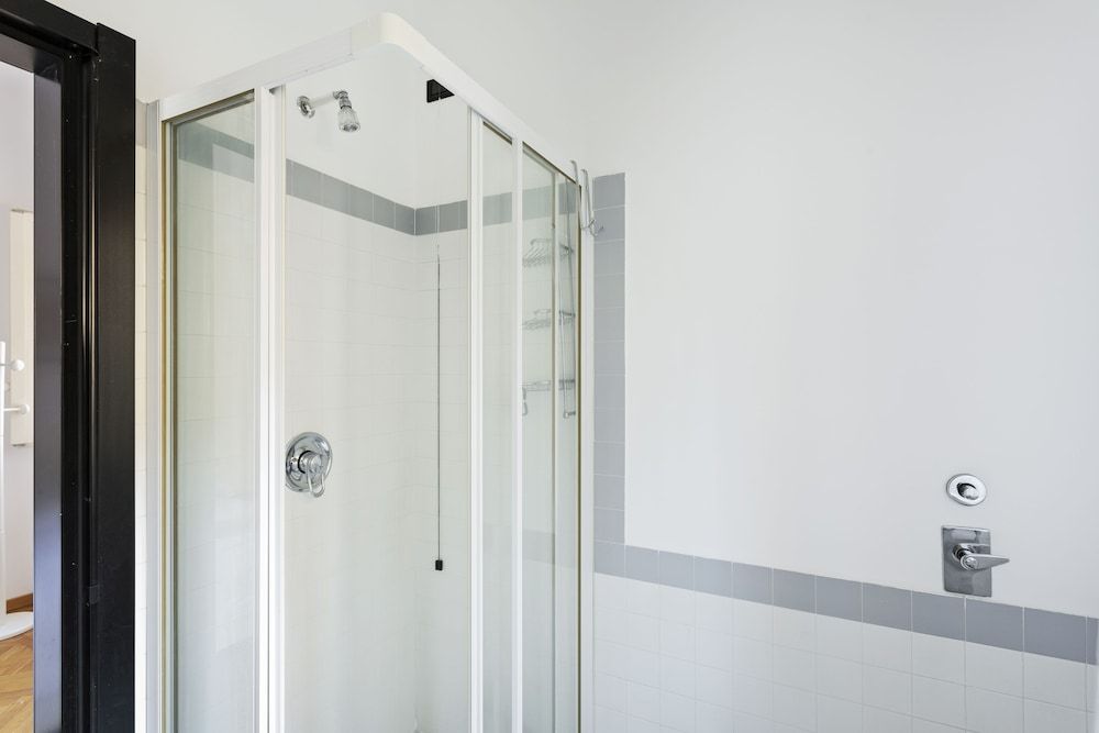 Renovated Penthouse Duomo & Via Torino Apartment, 2 Bedrooms, Non Smoking 18