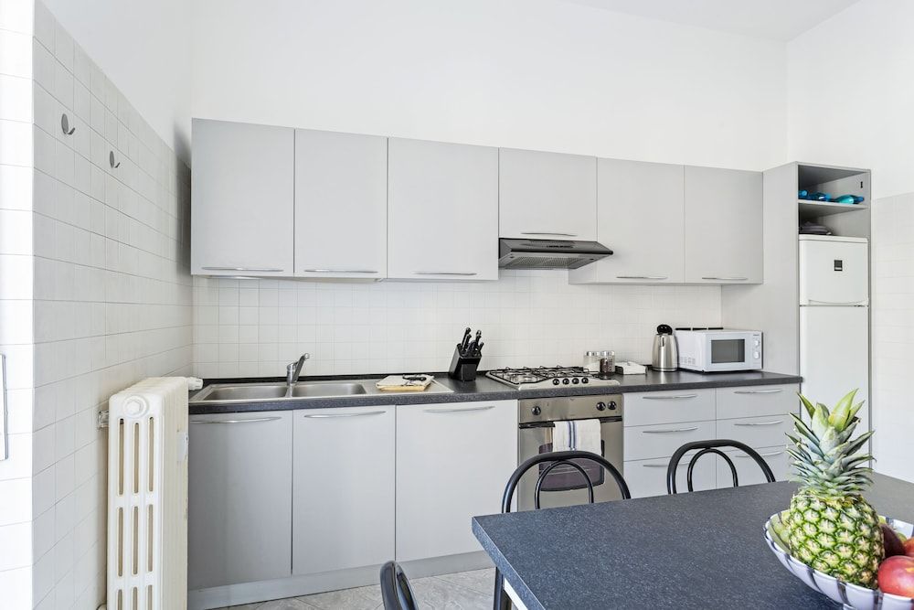 Renovated Penthouse Duomo & Via Torino Apartment, 2 Bedrooms, Non Smoking 11