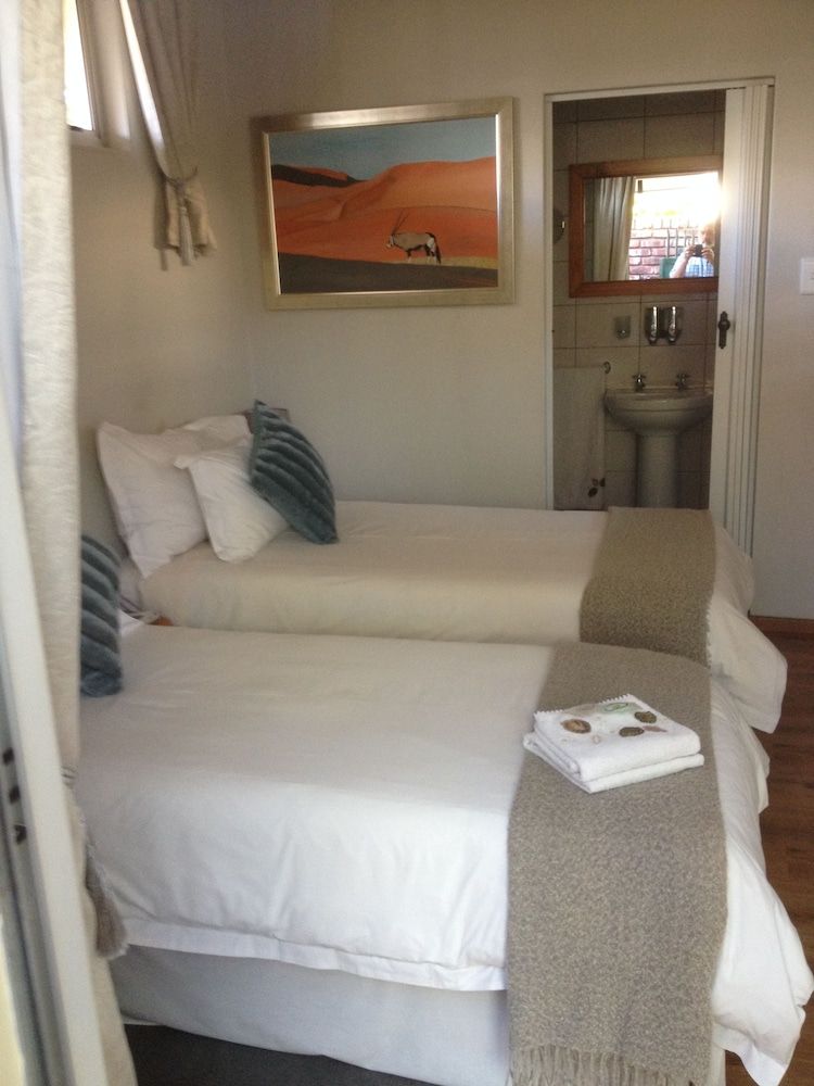 The Nook B&B Comfort Twin Room, Multiple Beds, Refrigerator & Microwave, Garden View 6