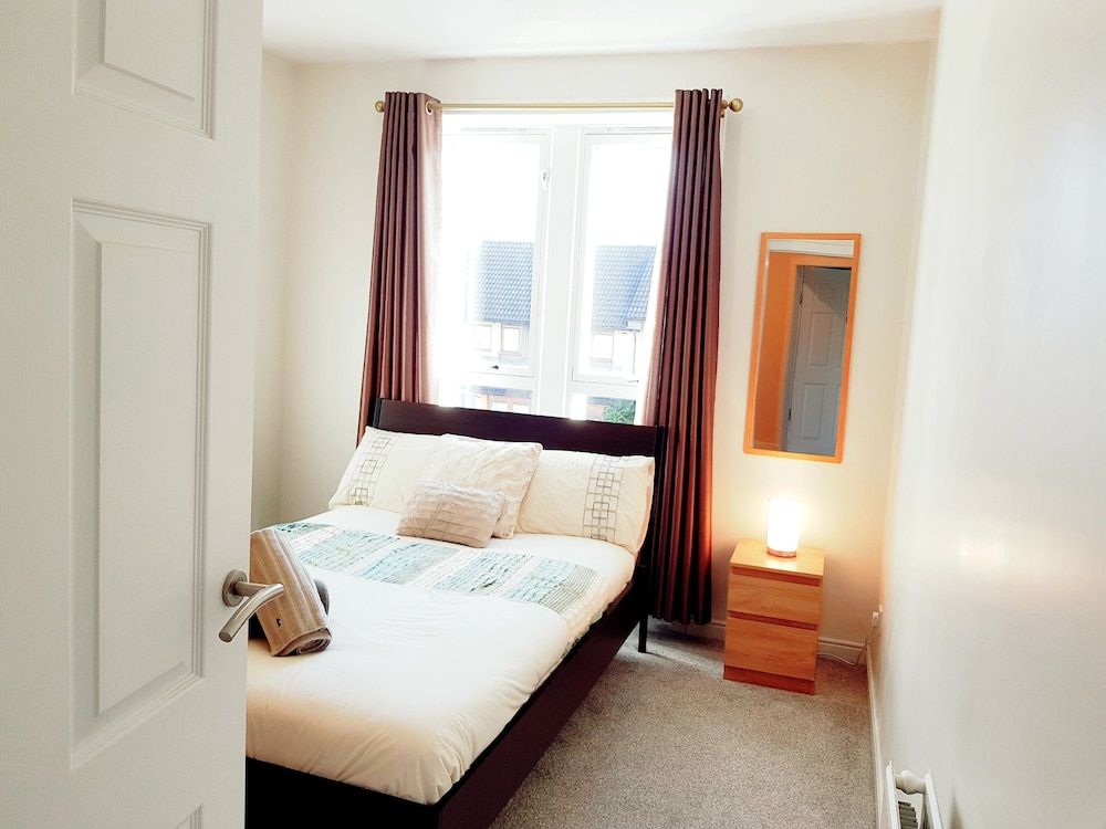 undefined Warm Cosy Family Home With Free Parking 9