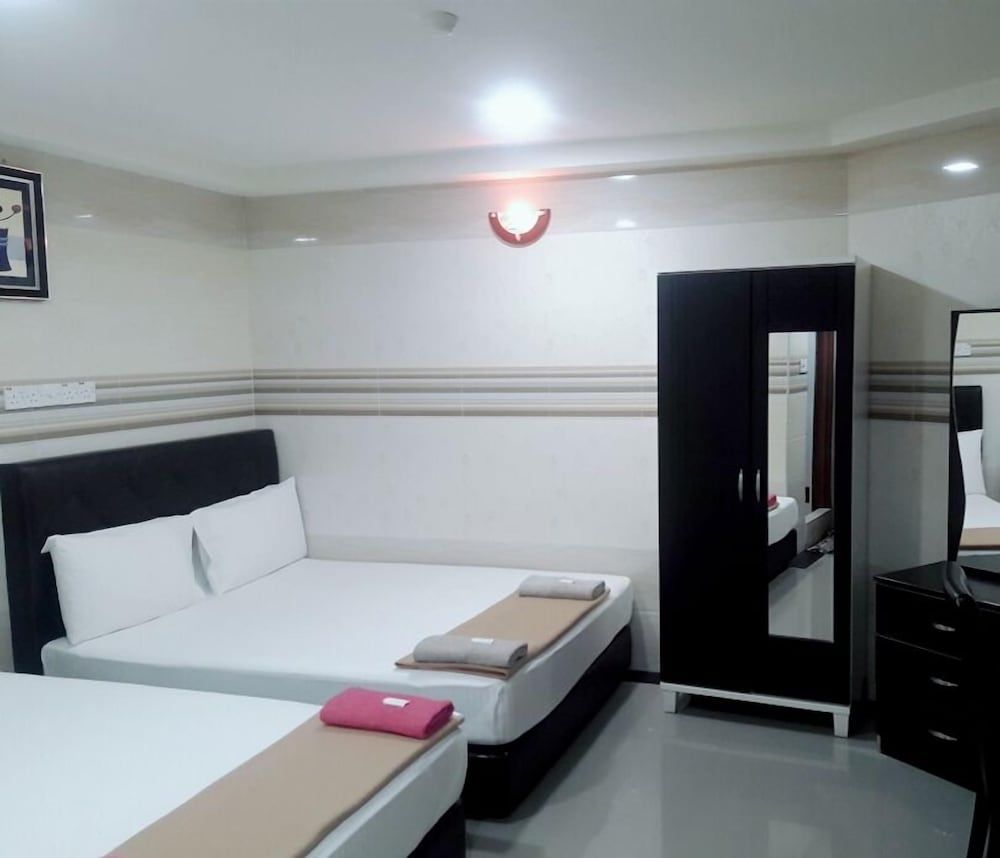 undefined Silver Sky Hotel 4