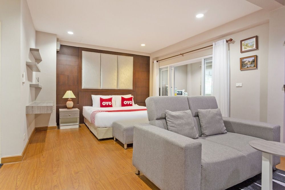 undefined OYO 995 Blue Cafe Apartment 6