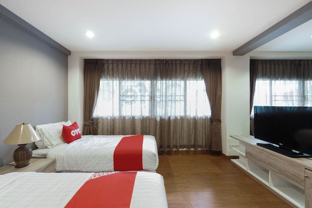 OYO 995 Blue Cafe Apartment Premier Twin Room 4