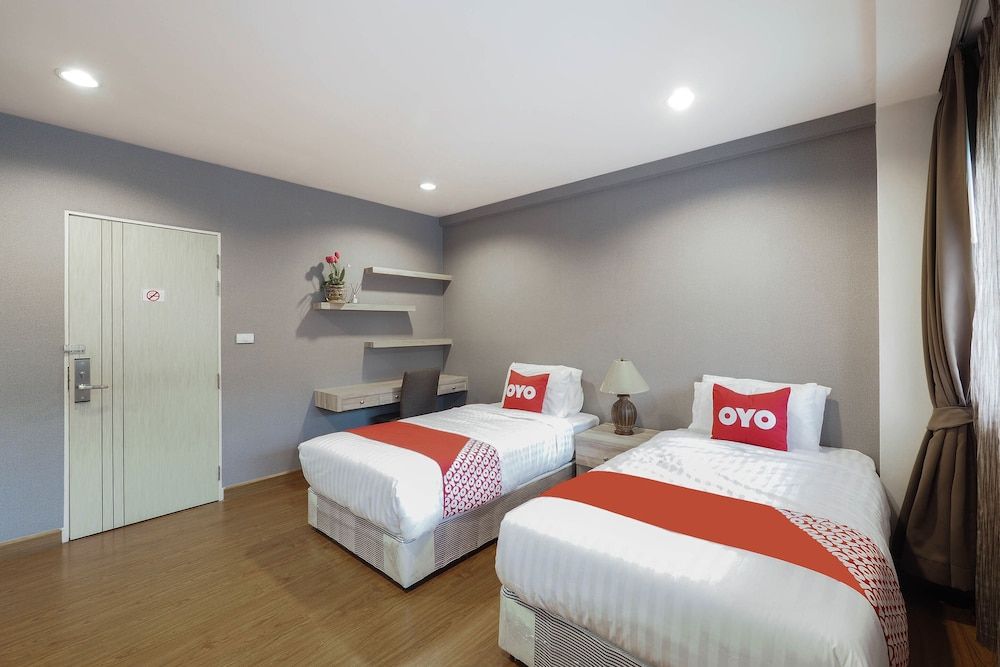 OYO 995 Blue Cafe Apartment Premier Twin Room