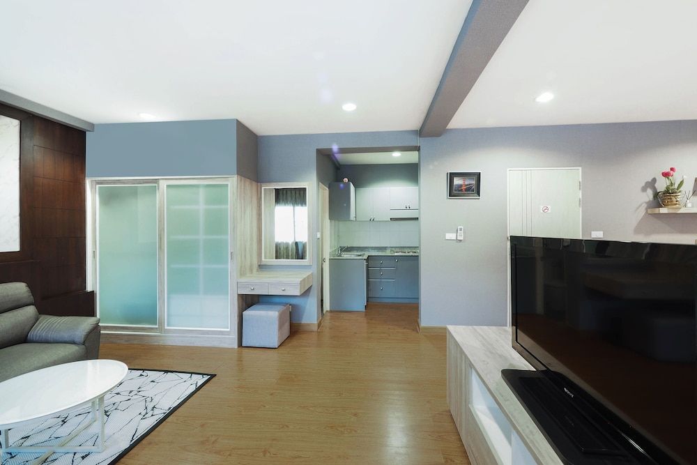 OYO 995 Blue Cafe Apartment Premier Twin Room 7