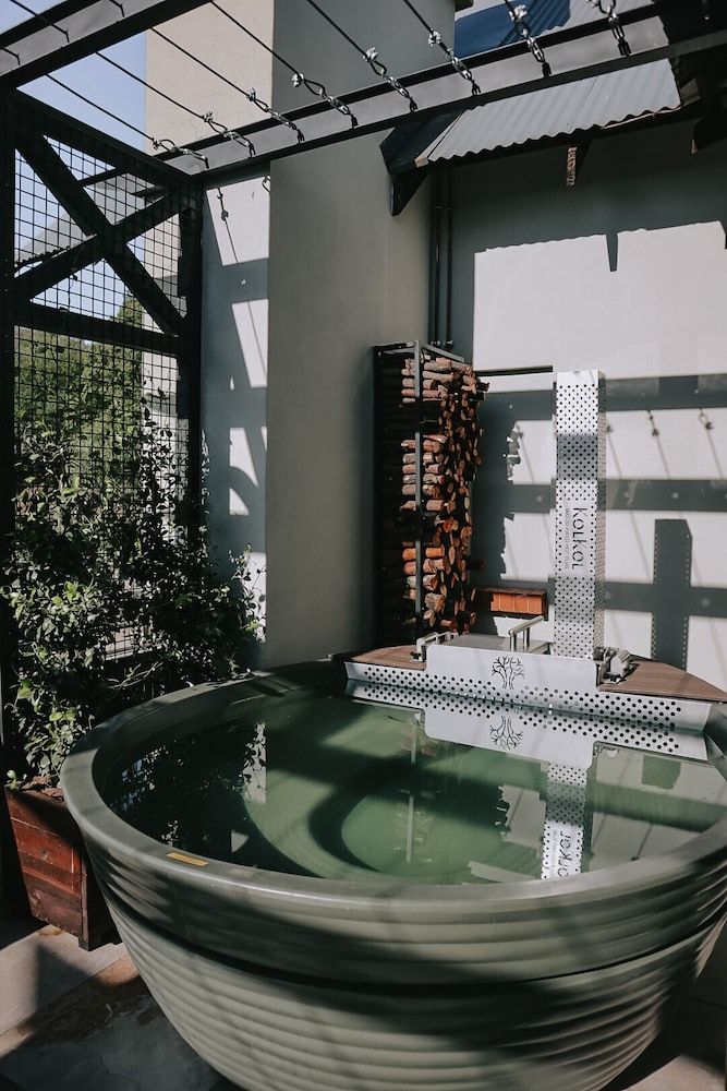 The Rasmus Presidential Room 5