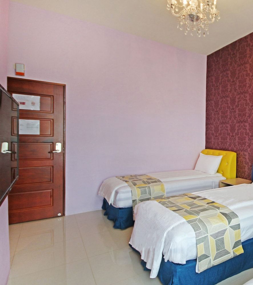 Economy Triple Room