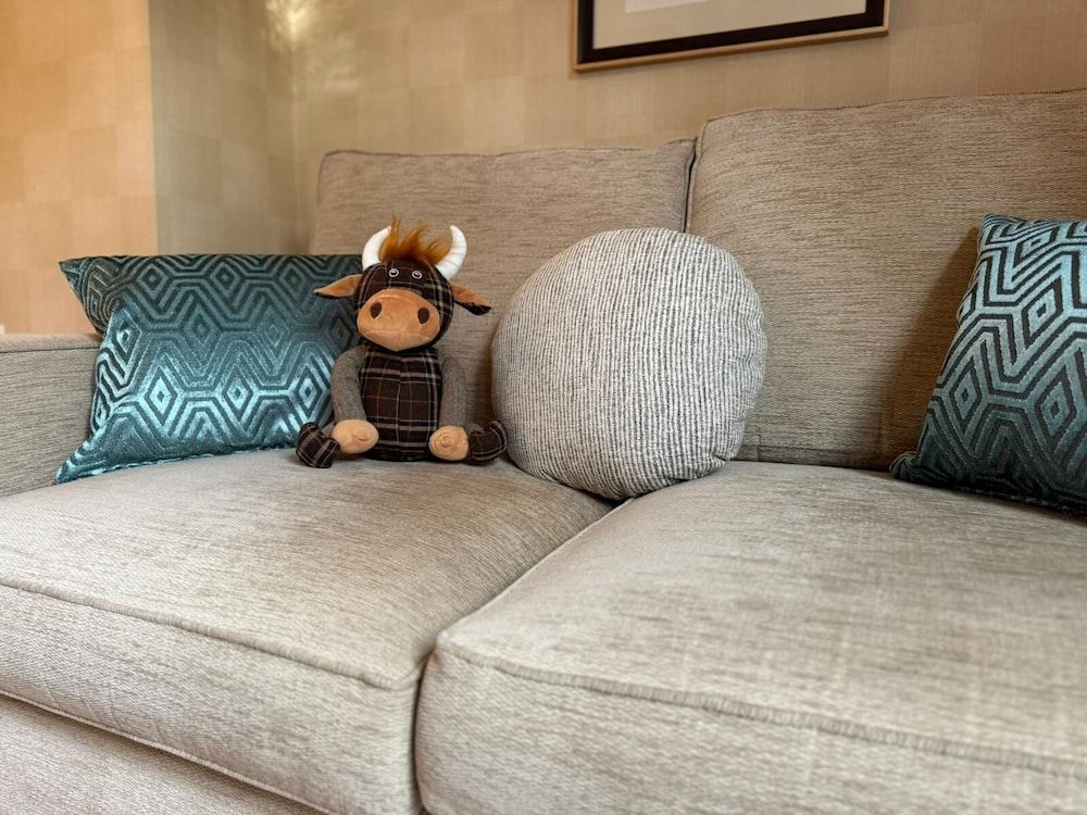 The Airds Hotel & Restaurant King or Twin Suite 2