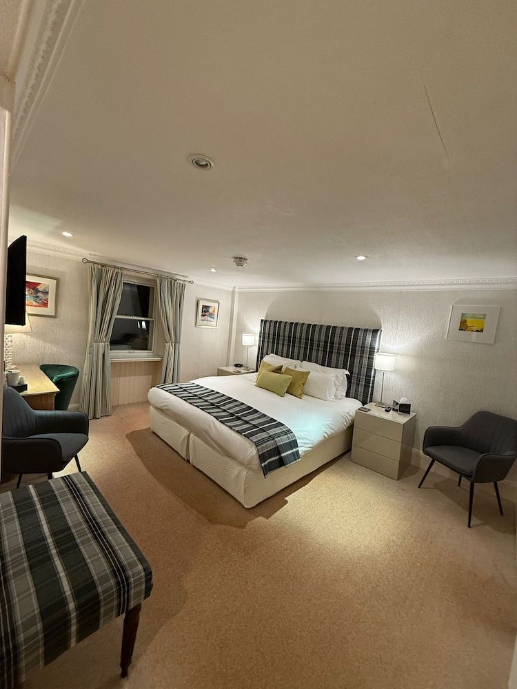 The Airds Hotel & Restaurant Superior King or Twin Room 17