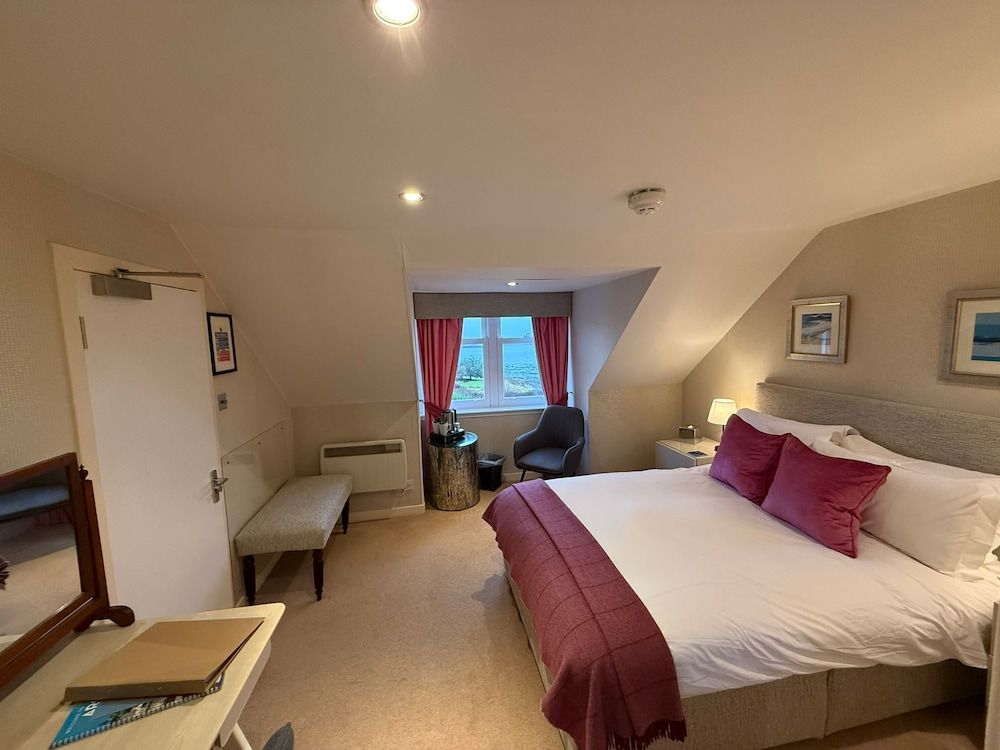 The Airds Hotel & Restaurant Loch View Small Double Room 2