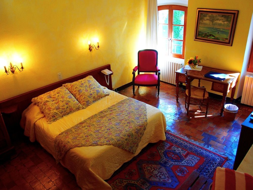 Standard Double Room, Bathtub