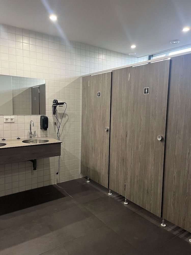 Single Room, Shared Bathroom