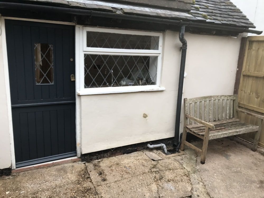 Village Period Cottage Next to a Idyllic Stream Cottage 40