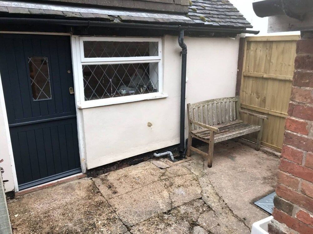 Village Period Cottage Next to a Idyllic Stream Cottage 12