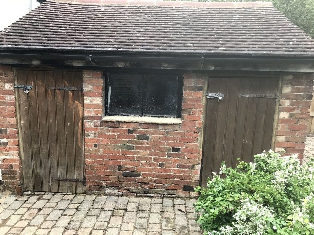 Village Period Cottage Next to a Idyllic Stream Cottage 42