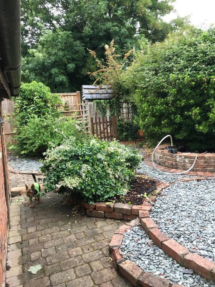 Village Period Cottage Next to a Idyllic Stream Cottage 21