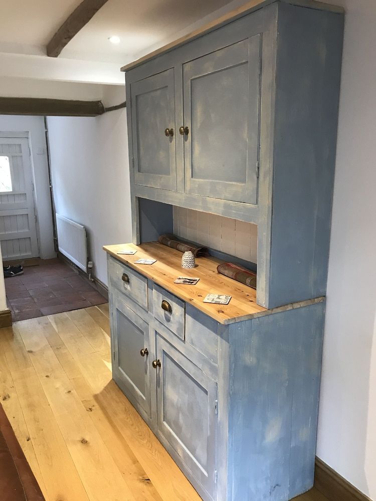 Village Period Cottage Next to a Idyllic Stream Cottage 14